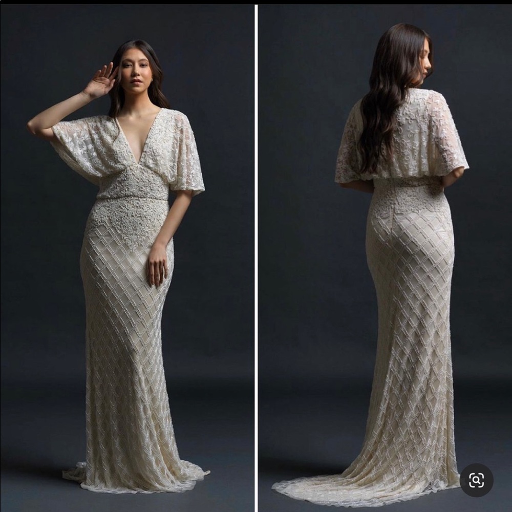 Lotus Latice Cape Sleeve Plus Size Wedding Dress